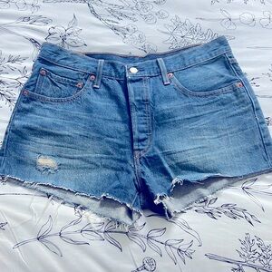 501 Levi Denim Shorts with Distress